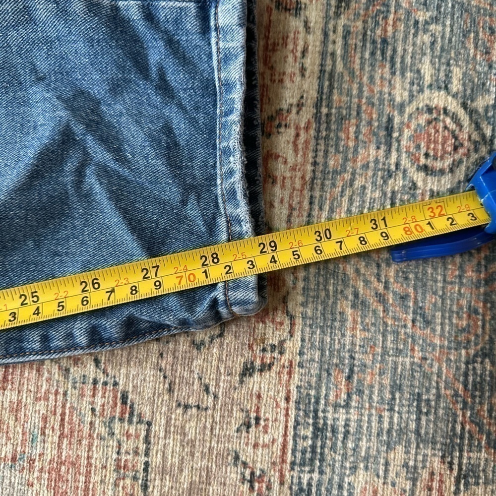 BDG Mom High Rise Jeans/Medium Distressed Wash/Size 28 - Picture 7 of 8